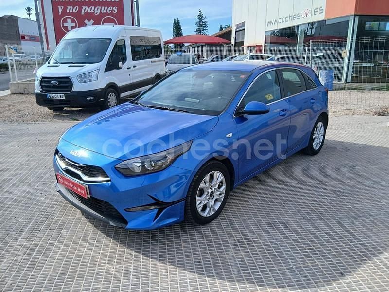 Azul Usado 2022 Kia Ceed Berlina | 14.600 € (Buen precio) - Imagen 1/4