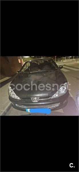 Usado Peugeot 206 110 CV (80 kW) 2004 Negro Berlina