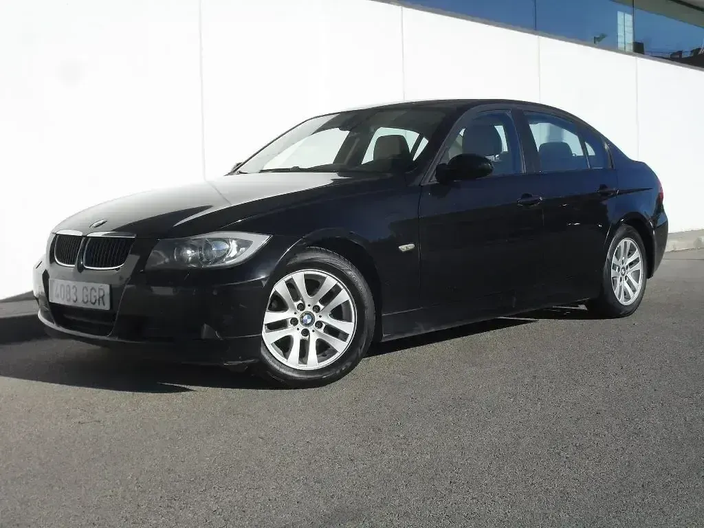 Usado BMW 318 143 CV (105 kW) 2008 Negro Berlina