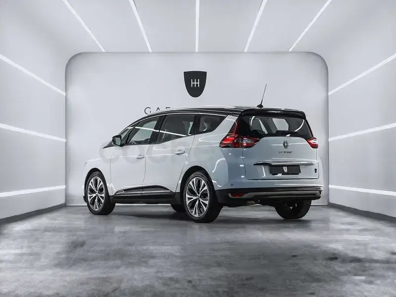 Usado Renault Grand Scénic IV Zen 140 CV (102 kW) 2018 Blanco Monovolumen