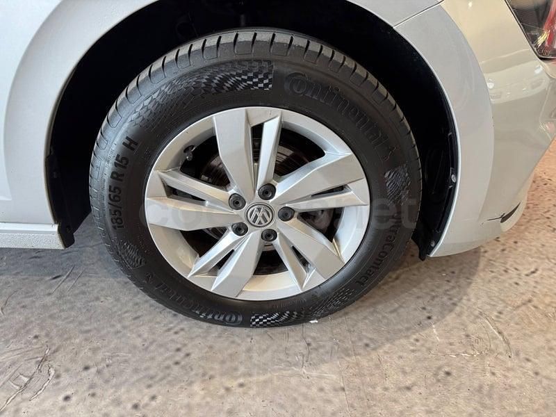 Usado VW Polo Advance 95 CV (69 kW) 2019 Gris / plata Utilitario