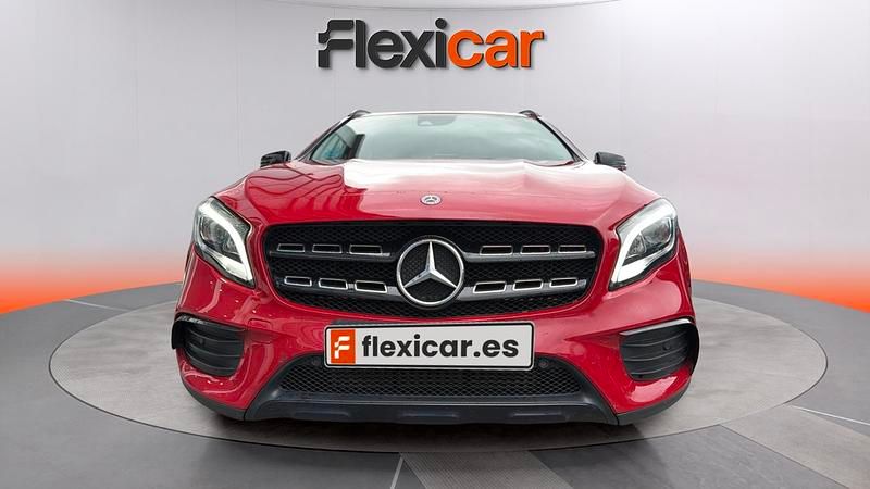 Usado Mercedes GLA180 122 CV (89 kW) 2020 Rojo SUV