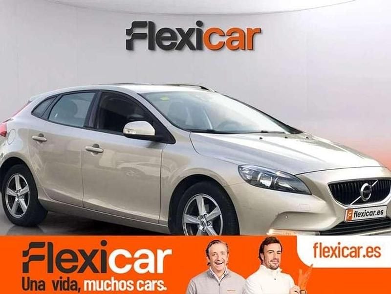 Beige Usado 2017 Volvo V40 Kinetic Familiar | 12.690 € (Precio justo) - Imagen 1/4