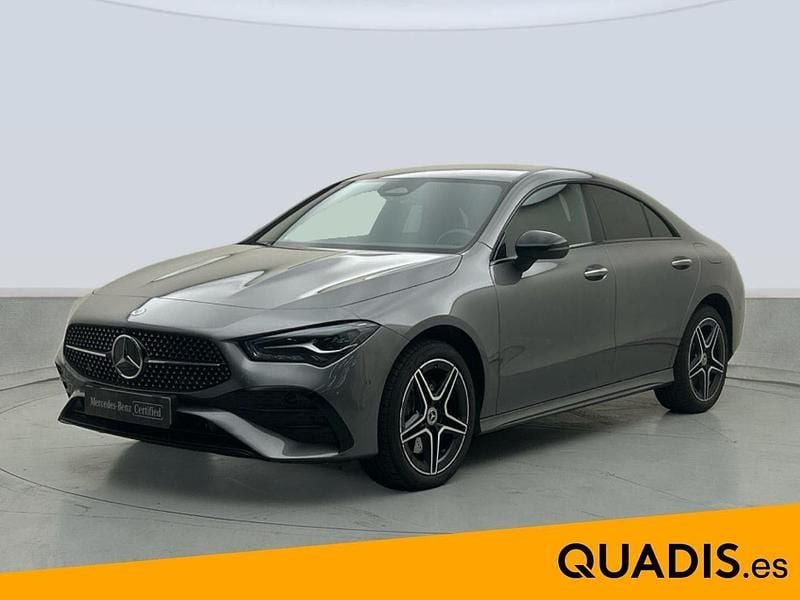Gris montaña Usado 2024 Mercedes CLA250e AMG line Berlina | 43.900 € - Imagen 1/4