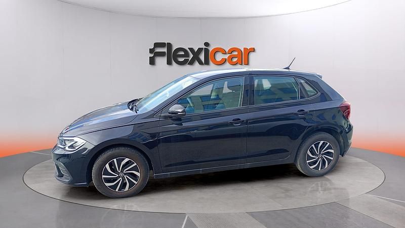 Usado VW Polo Life 95 CV (69 kW) 2022 Negro Utilitario