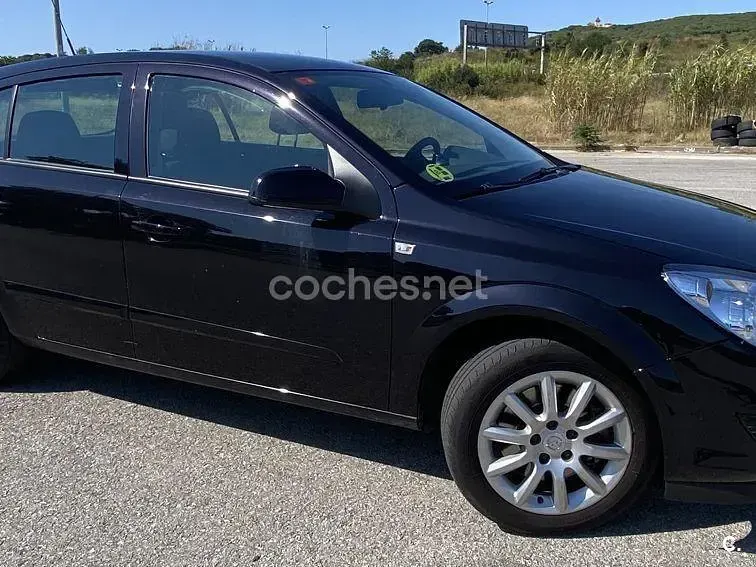 Usado Opel Astra Enjoy 120 CV (88 kW) 2007 Negro Berlina