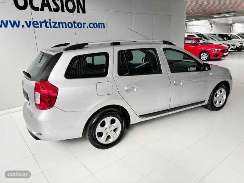 Usado Dacia Logan Lauréate 90 CV (66 kW) 2015 Plateado Berlina
