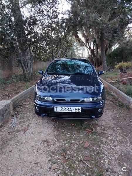 Usado Fiat Marea 105 CV (77 kW) 1999 Azul Berlina
