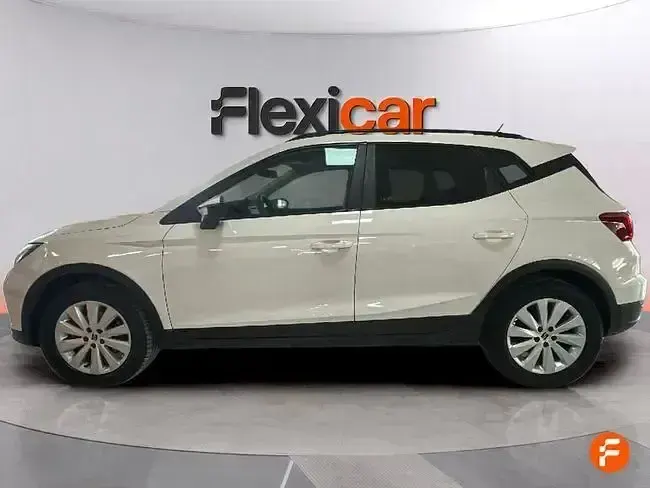 Usado Seat Arona Reference 95 CV (69 kW) 2023 Blanco SUV