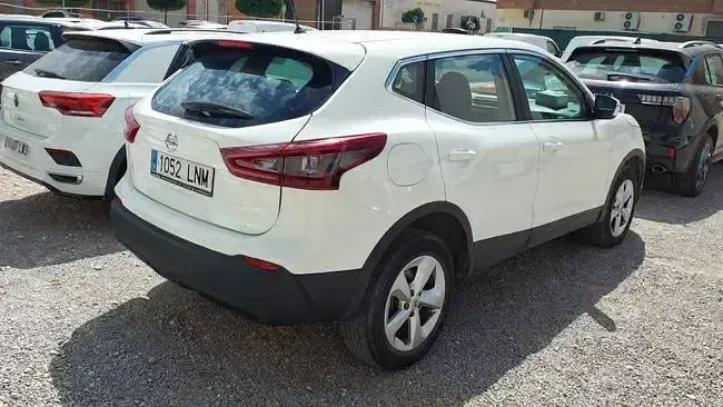 Usado Nissan Qashqai Acenta 116 CV (85 kW) 2021 Marrón SUV