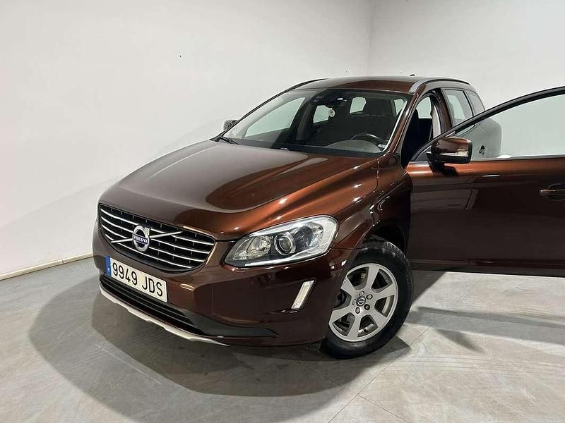 Usado Volvo XC60 Kinetic 136 CV (100 kW) 2015 Marrón SUV