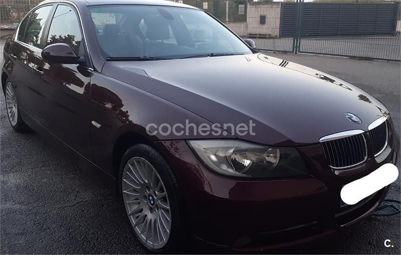 Begagnad BMW 330 231 HK (169 kW) 2007 Röd Sedan