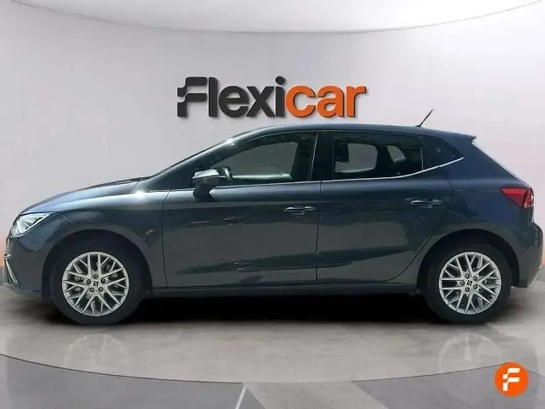 Usado Seat Ibiza XCELLENCE 116 CV (85 kW) 2025 Gris Utilitario