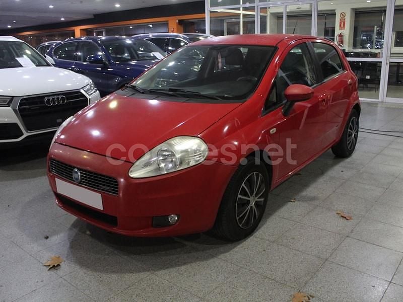 Rojo Usado 2007 Fiat Grande Punto Active Utilitario | 1450 € (Super precio) - Imagen 1/4