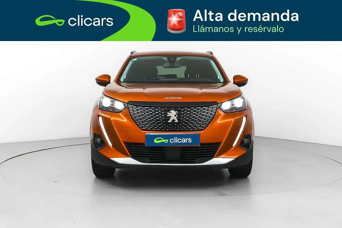 Usado Peugeot 2008 Allure 101 CV (74 kW) 2021 Naranja SUV
