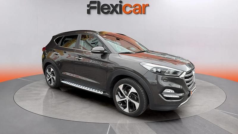 Usado Hyundai Tucson Style 177 CV (130 kW) 2017 Gris SUV