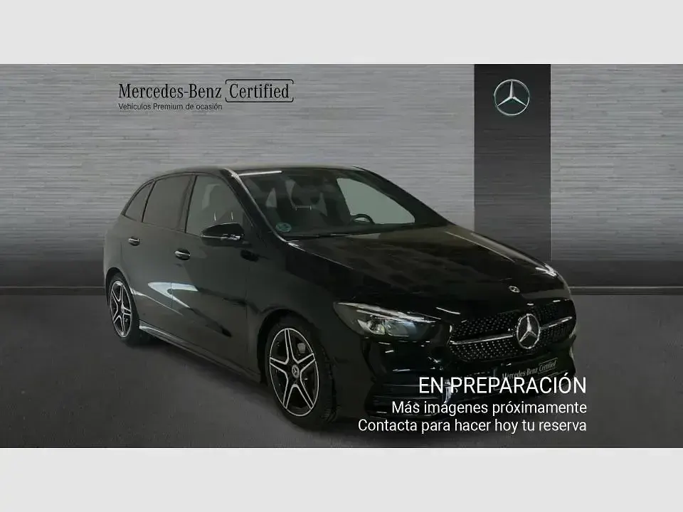Usado Mercedes B180 AMG line 116 CV (85 kW) 2022 Negro Utilitario