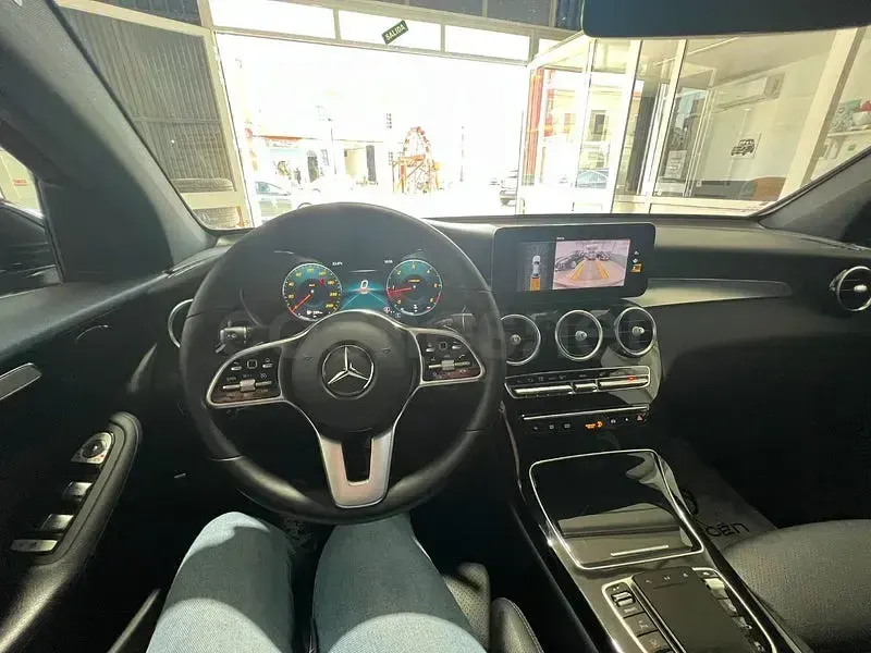 Usado Mercedes GLC200 163 CV (119 kW) 2022 Negro SUV