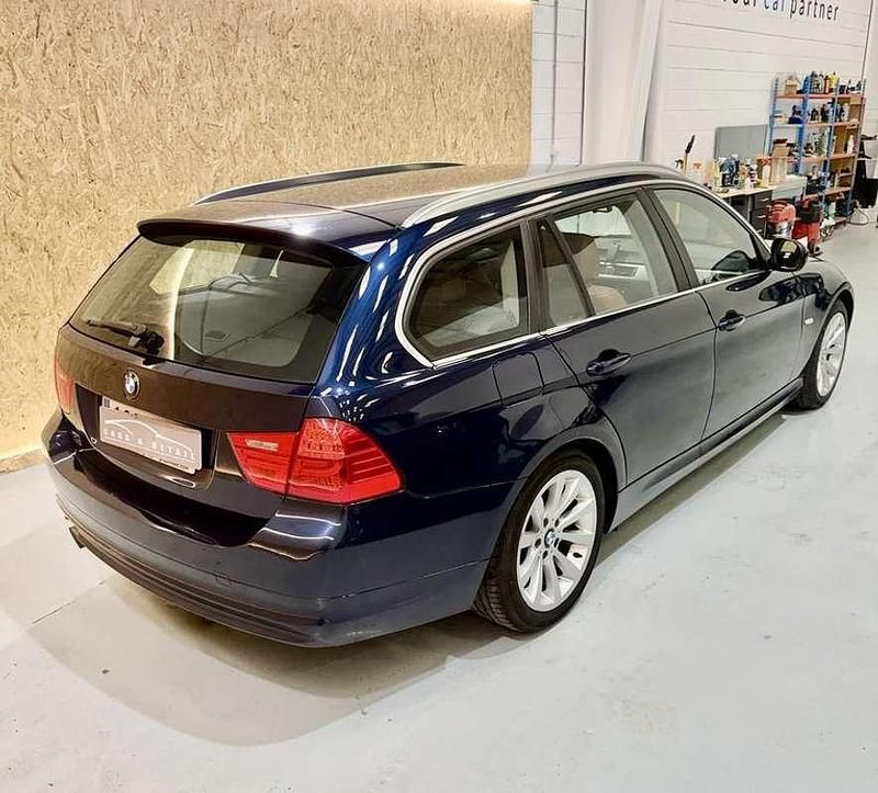 Usado BMW 318 143 CV (105 kW) 2011 Azul Familiar