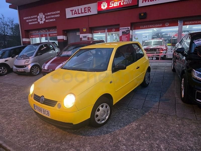 Usado VW Lupo Trendline 75 CV (55 kW) 2001 Amarillo Utilitario