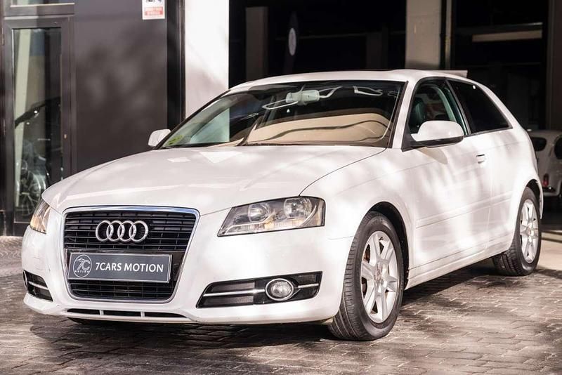 Usado Audi A3 Ambition 105 CV (77 kW) 2011 Blanco Utilitario