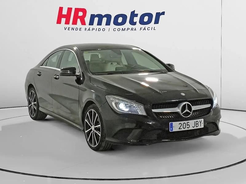 Negro Usado 2015 Mercedes CLA200 Urban Berlina | 13.690 € - Imagen 1/4