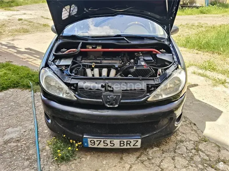 Usado Peugeot 206 GTi 138 CV (101 kW) 2002 Negro Berlina