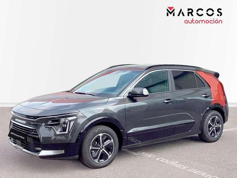 Gris Nuevo 2024 Kia Niro SUV | 27.500 € - Imagen 1/4