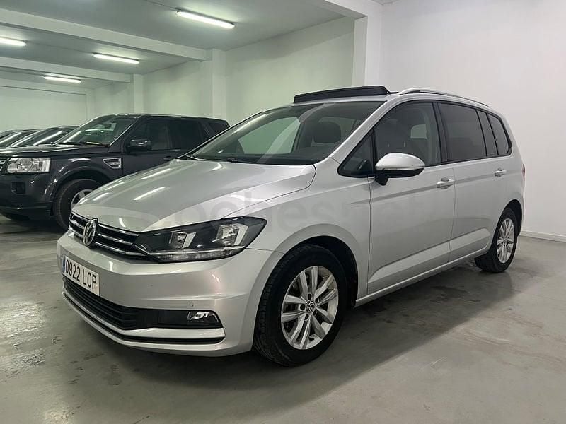 Begagnad VW Touran Advance 115 HK (84 kW) 2019 Grå Minibuss