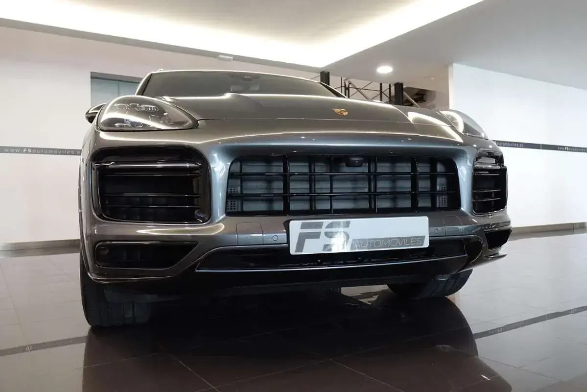 Usado Porsche Cayenne E-Hybrid 462 CV (339 kW) 2019 Gris SUV