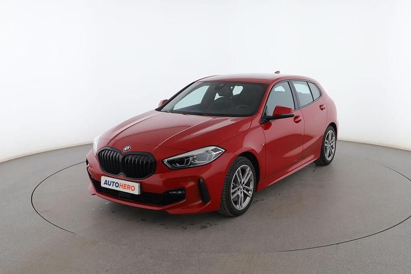 Rojo Usado 2024 BMW 116 M Sport Utilitario | 28.099 € (Un poco caro) - Imagen 1/3