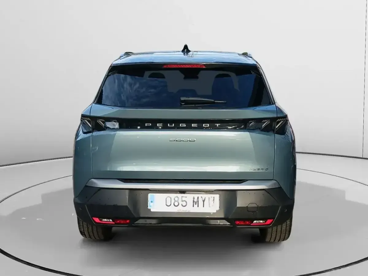 Usado Peugeot 5008 GT 136 CV (100 kW) 2025 Azul SUV