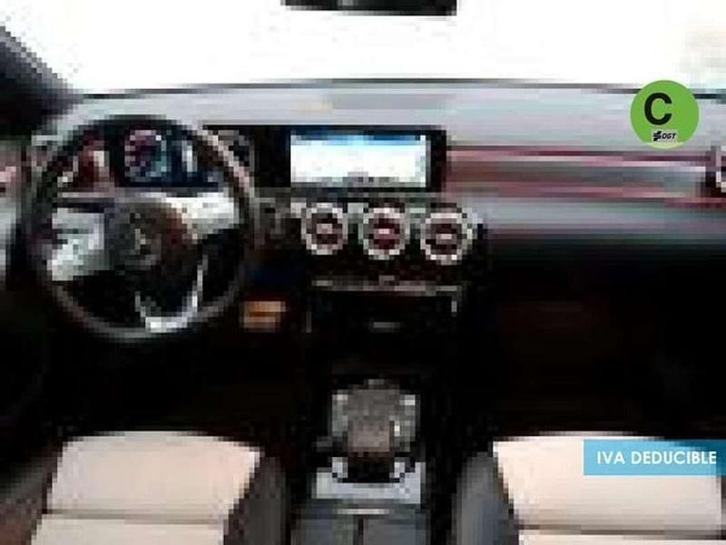 Usado Mercedes A180 116 CV (85 kW) 2021 Negro Utilitario