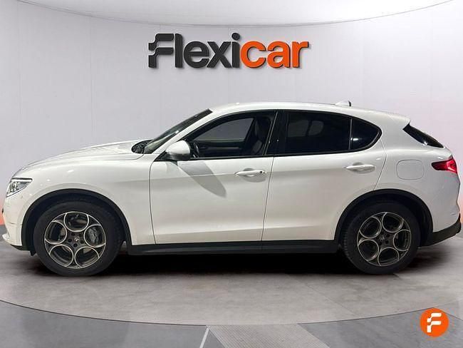 Usado Alfa Romeo Stelvio Sprint 160 CV (117 kW) 2022 Blanco SUV