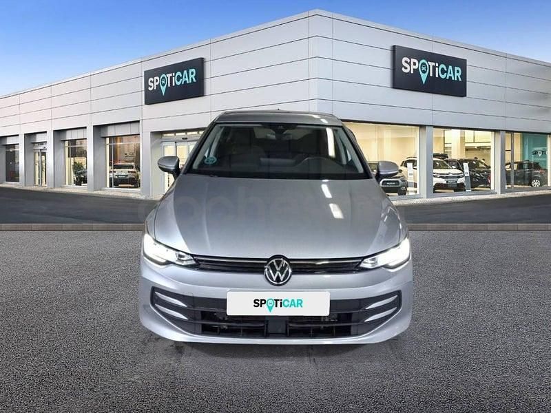 Usado VW Golf VIII Life 115 CV (84 kW) 2025 Gris / plata Berlina