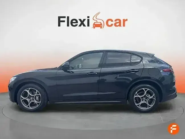 Usado Alfa Romeo Stelvio Sprint 160 CV (117 kW) 2022 Negro SUV