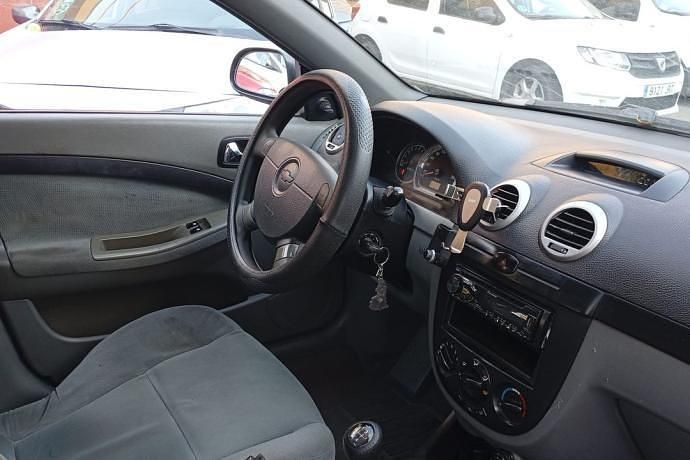 Usado Chevrolet Lacetti 109 CV (80 kW) 2004 Negro Berlina