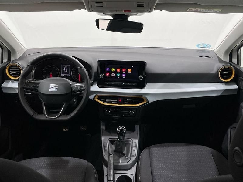 Usado Seat Ibiza Style Plus 110 CV (80 kW) 2022 Blanco Utilitario