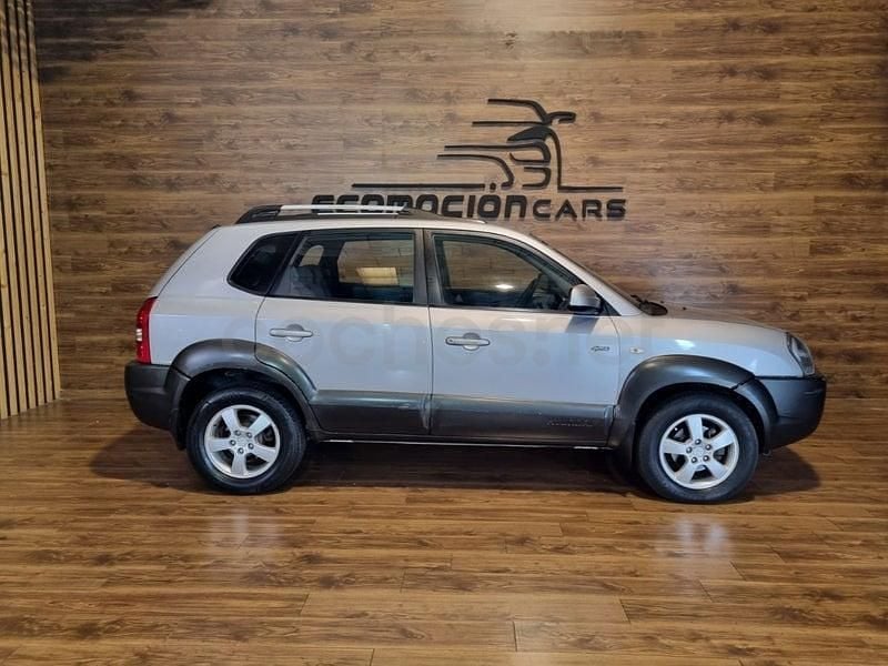 Usado Hyundai Tucson Comfort 112 CV (82 kW) 2005 Gris / plata SUV