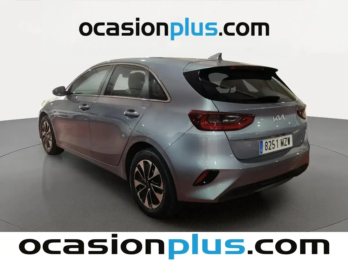 Usado Kia Ceed 101 CV (74 kW) 2025 Gris Utilitario