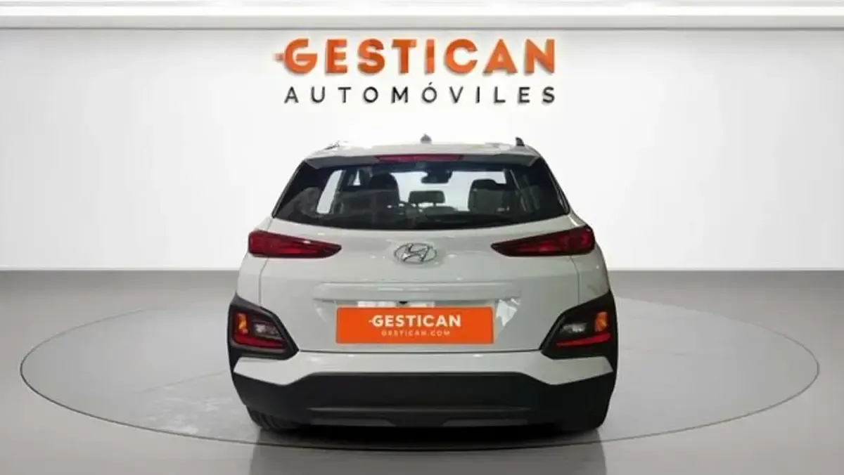 Usado Hyundai Kona 120 CV (88 kW) 2020 Blanco SUV