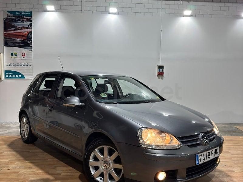 Usado VW Golf V Sportline 140 CV (102 kW) 2007 Gris / plata Berlina