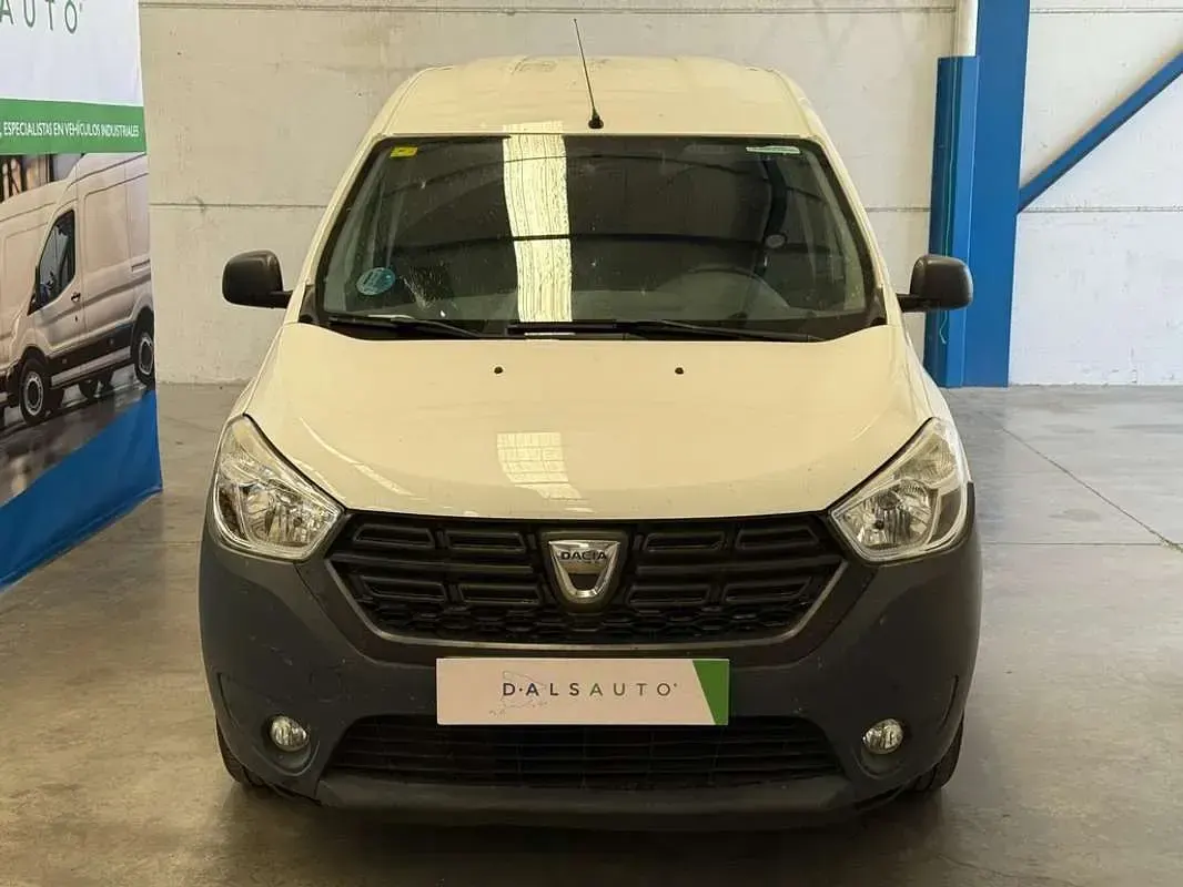 Usado Dacia Dokker Essentiel 98 CV (72 kW) 2019 Blanco Monovolumen