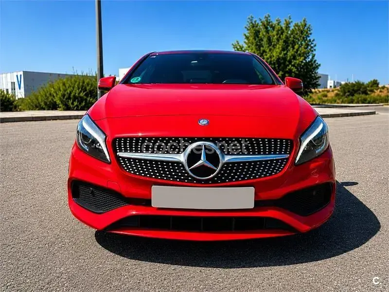 Usado Mercedes A200 AMG line 136 CV (100 kW) 2016 Rojo Utilitario