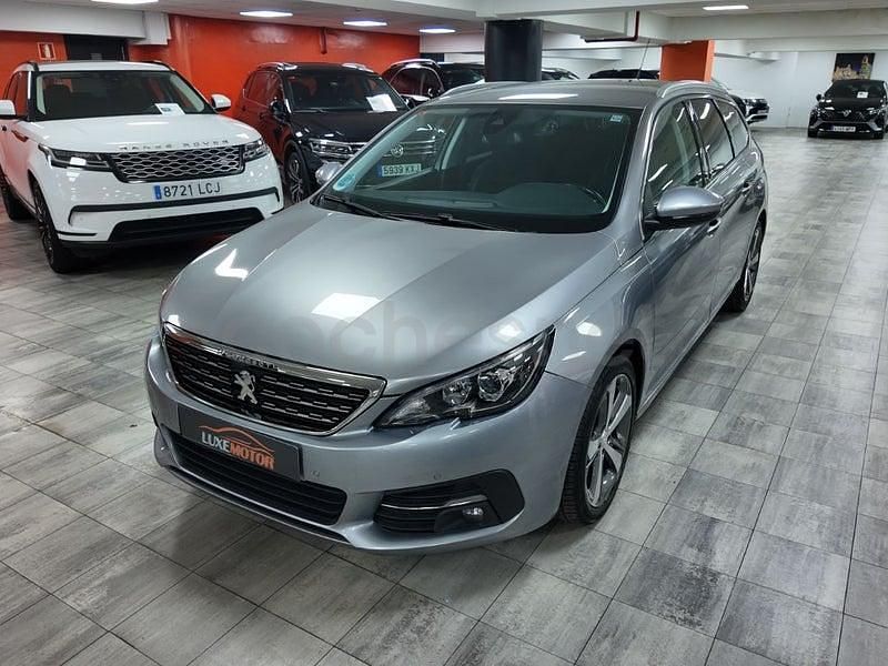 Usado Peugeot 308 SW Allure 130 CV (95 kW) 2019 Gris / plata Familiar