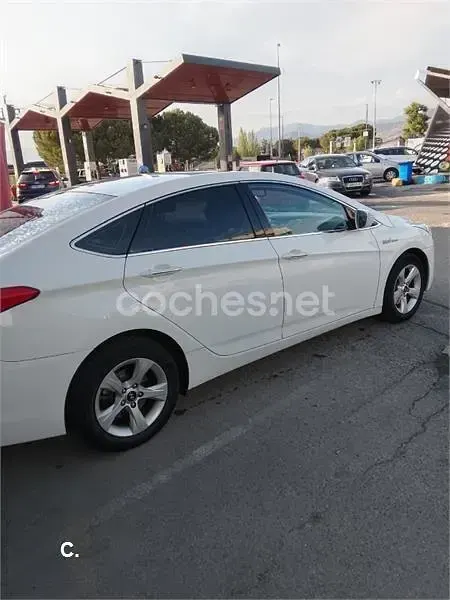 Usado Hyundai i40 115 CV (84 kW) 2012 Blanco Berlina