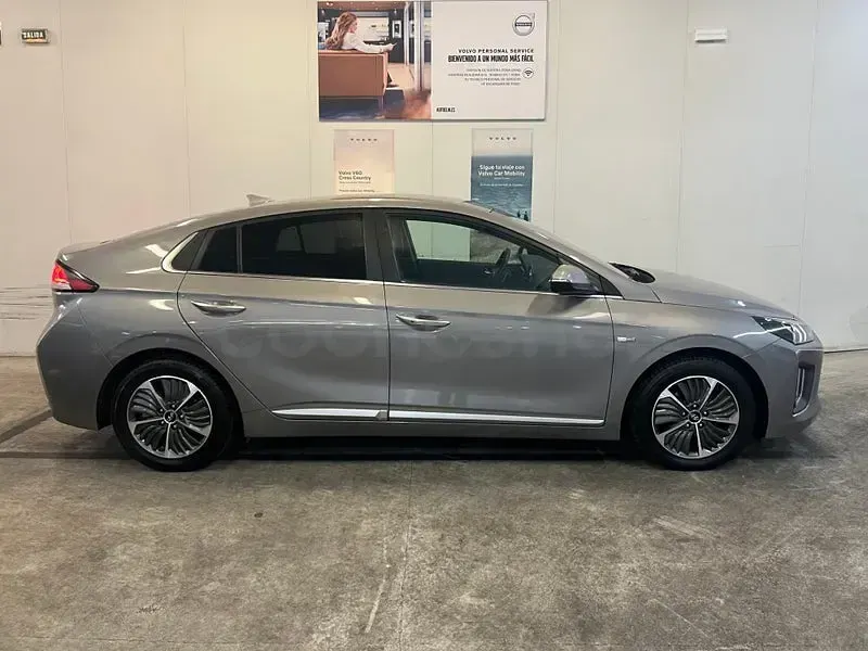 Usado Hyundai Ioniq 141 CV (103 kW) 2021 Gris / plata Utilitario