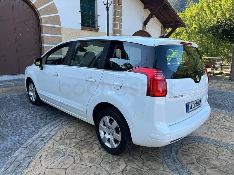 Usado Peugeot 5008 Active 112 HP (82 kW) 2012 Branco Monovolume