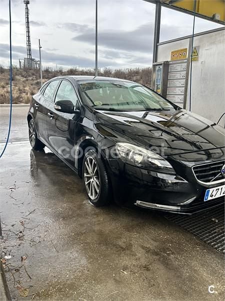 Usado Volvo V40 R-Design Momentum 115 CV (84 kW) 2013 Negro Berlina