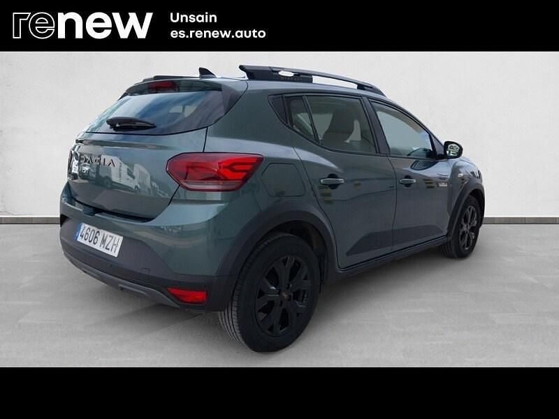Usado Dacia Sandero Extreme 100 CV (73 kW) 2025 Verde Berlina